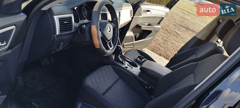 Позашляховик / Кросовер Volkswagen Atlas 2017 в Києві