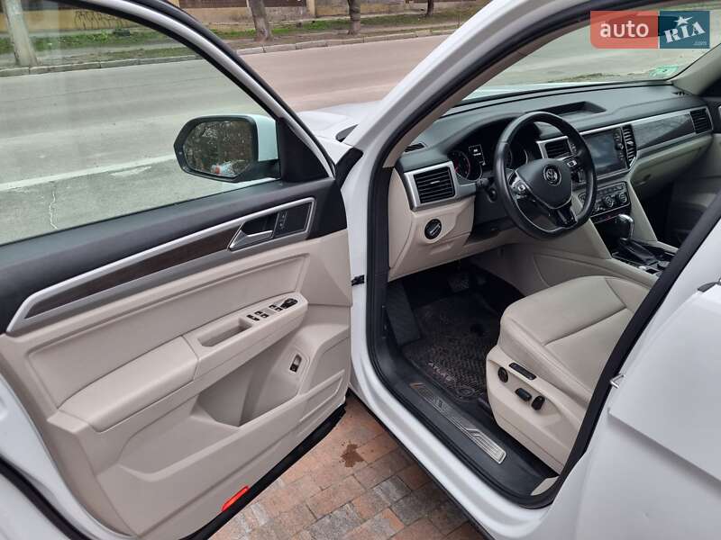 Внедорожник / Кроссовер Volkswagen Atlas 2017 в Киеве