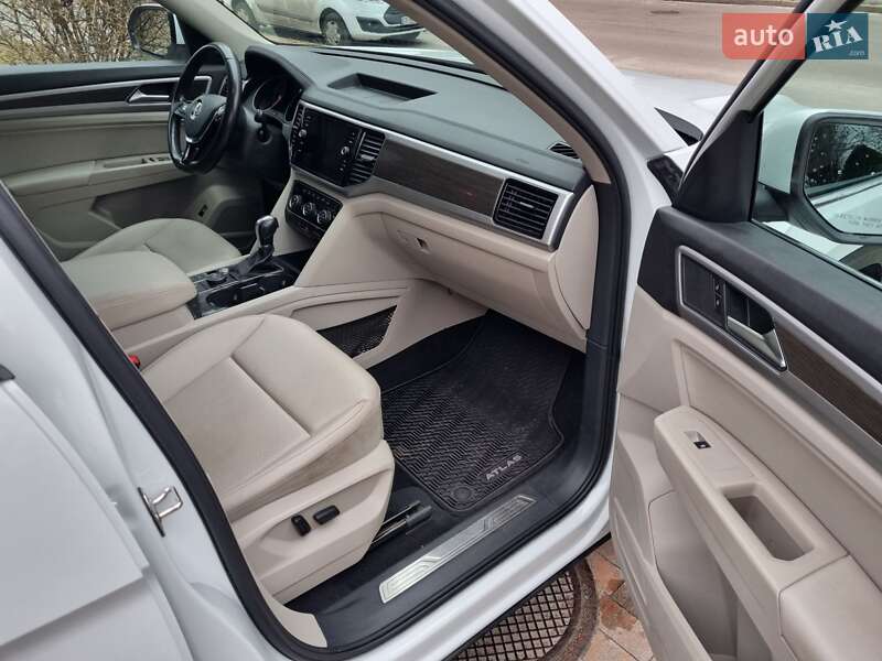 Внедорожник / Кроссовер Volkswagen Atlas 2017 в Киеве