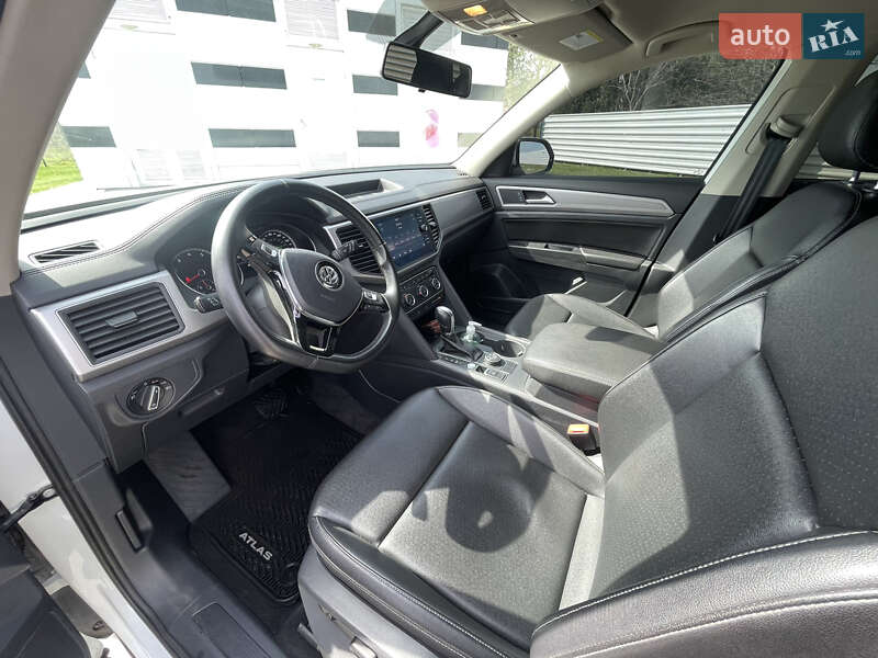 Позашляховик / Кросовер Volkswagen Atlas 2017 в Києві