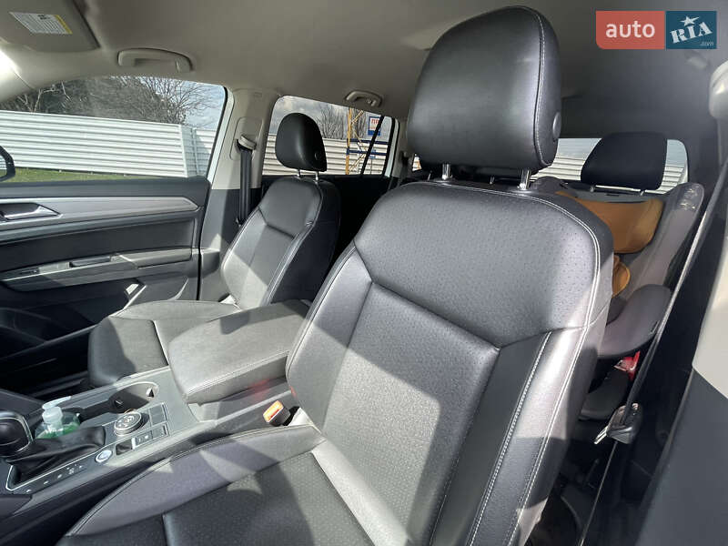 Позашляховик / Кросовер Volkswagen Atlas 2017 в Києві