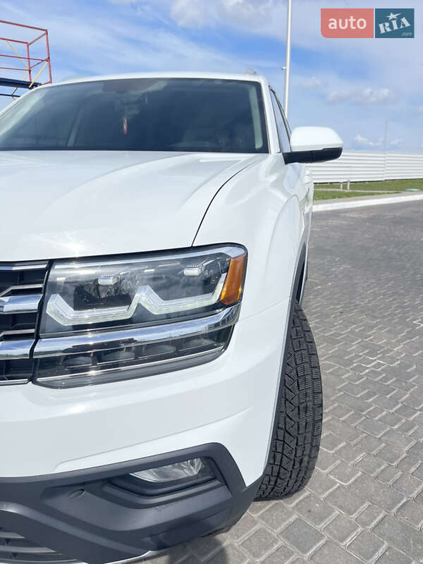 Позашляховик / Кросовер Volkswagen Atlas 2017 в Києві