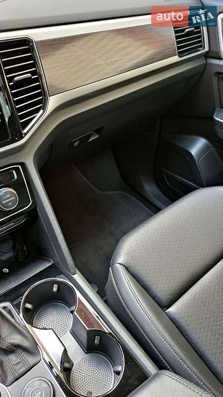 Внедорожник / Кроссовер Volkswagen Atlas 2018 в Коростене