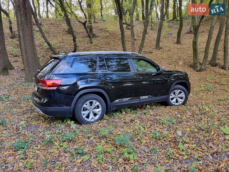 Внедорожник / Кроссовер Volkswagen Atlas 2017 в Киеве