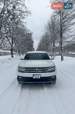 Позашляховик / Кросовер Volkswagen Atlas 2017 в Харкові