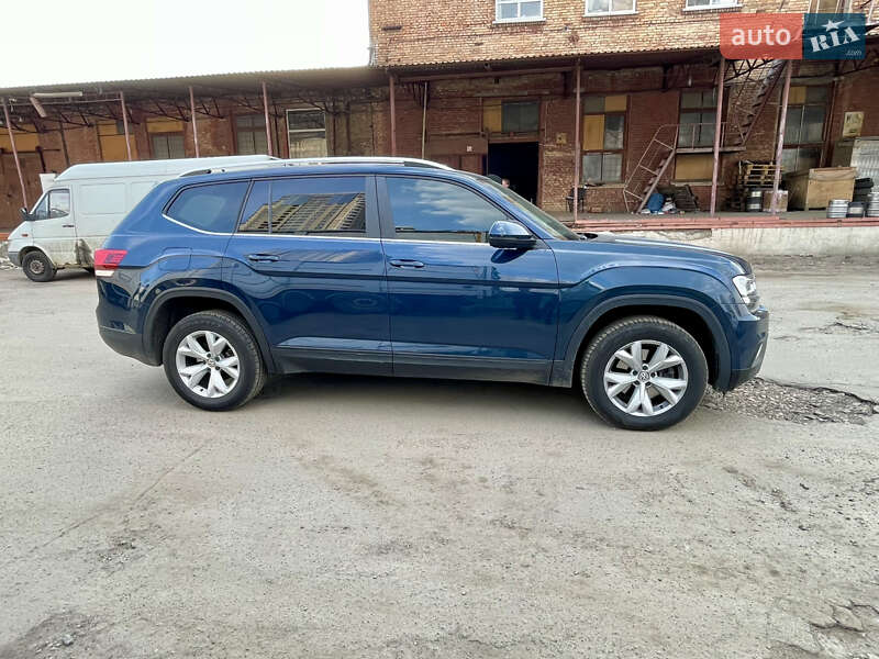 Внедорожник / Кроссовер Volkswagen Atlas 2017 в Киеве