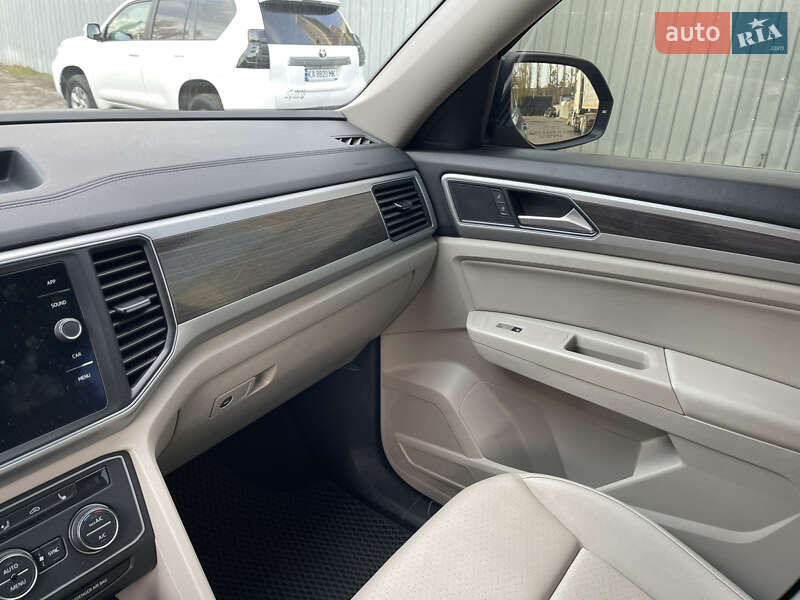 Внедорожник / Кроссовер Volkswagen Atlas 2017 в Киеве