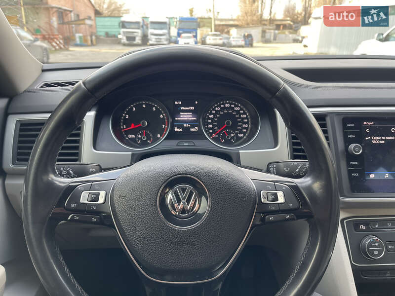 Внедорожник / Кроссовер Volkswagen Atlas 2017 в Киеве