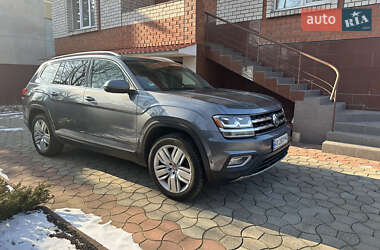 Позашляховик / Кросовер Volkswagen Atlas 2017 в 