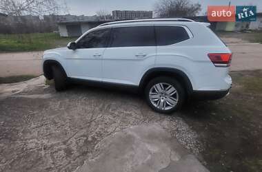Позашляховик / Кросовер Volkswagen Atlas 2019 в 