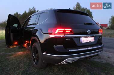 Позашляховик / Кросовер Volkswagen Atlas 2019 в 