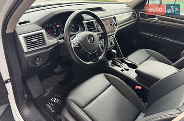 Позашляховик / Кросовер Volkswagen Atlas 2018 в 