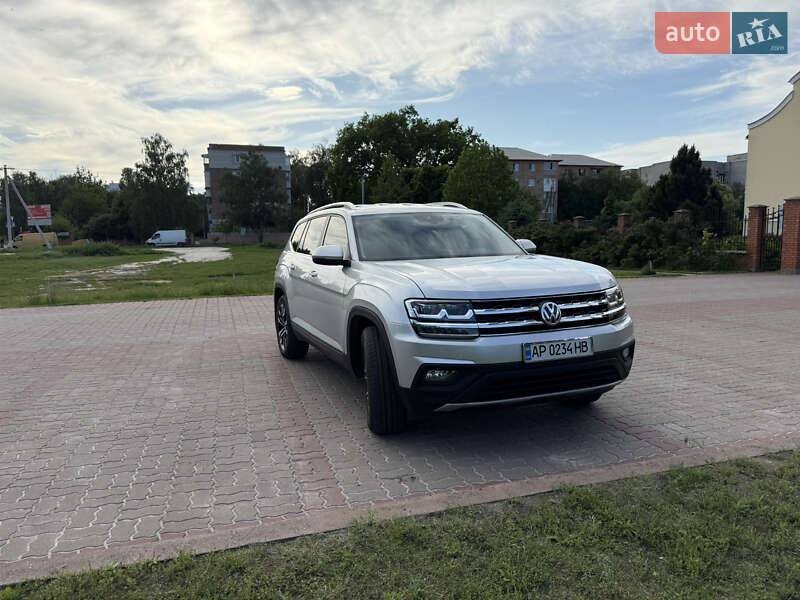 Позашляховик / Кросовер Volkswagen Atlas 2017 в 