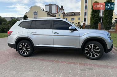 Позашляховик / Кросовер Volkswagen Atlas 2017 в 