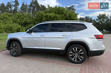 Позашляховик / Кросовер Volkswagen Atlas 2017 в 