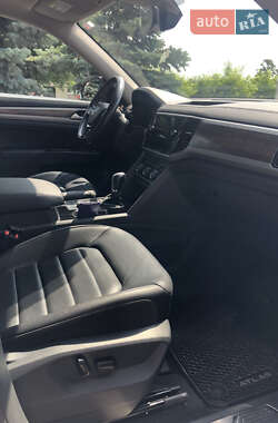 Позашляховик / Кросовер Volkswagen Atlas 2019 в 