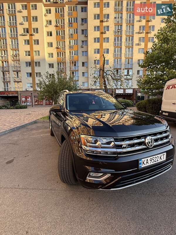 Внедорожник / Кроссовер Volkswagen Atlas 2018 в Вишневом
