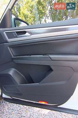 Внедорожник / Кроссовер Volkswagen Atlas 2018 в 