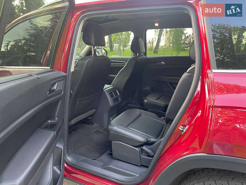 Позашляховик / Кросовер Volkswagen Atlas 2018 в Києві