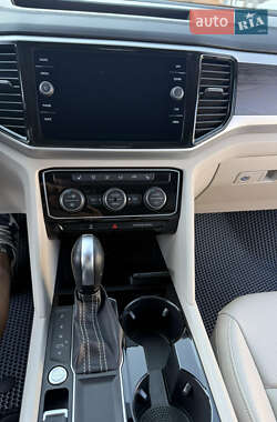 Внедорожник / Кроссовер Volkswagen Atlas 2022 в 