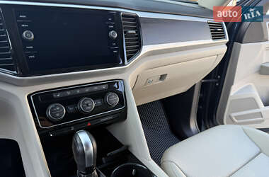 Внедорожник / Кроссовер Volkswagen Atlas 2022 в 