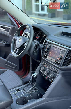 Позашляховик / Кросовер Volkswagen Atlas 2018 в 