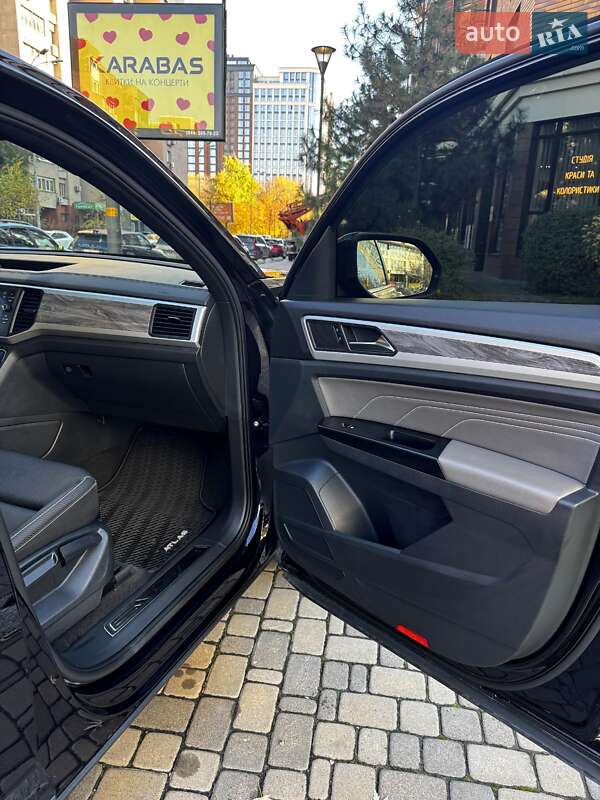 Внедорожник / Кроссовер Volkswagen Atlas 2020 в Киеве фото 6 Внедорожник / Кроссовер Volkswagen Atlas 2020 в Киеве