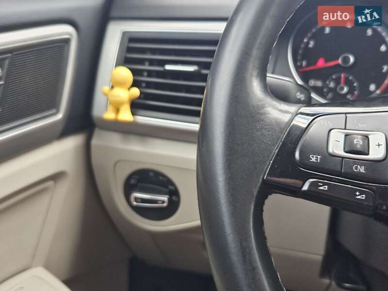 Позашляховик / Кросовер Volkswagen Atlas 2017 в Києві