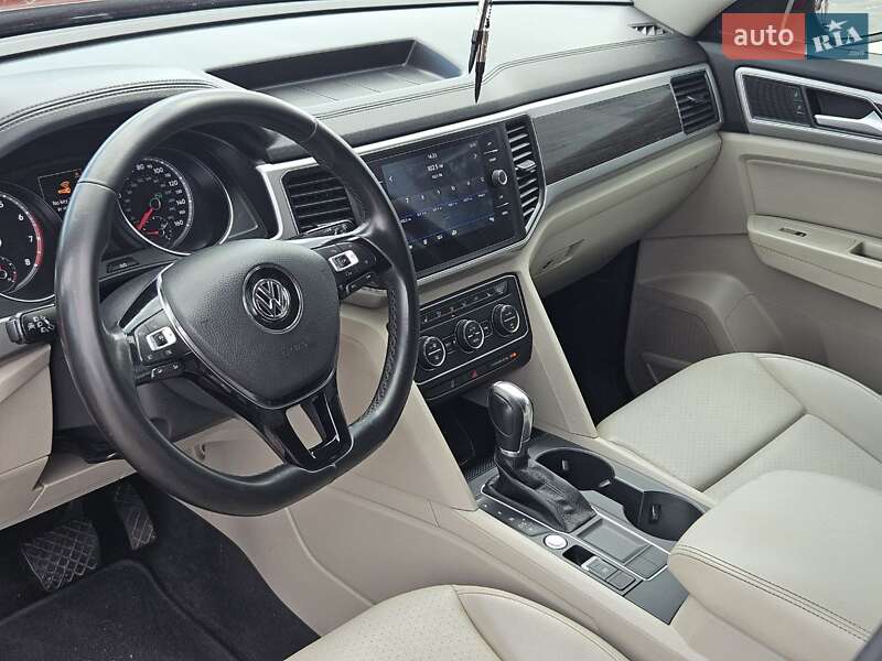 Позашляховик / Кросовер Volkswagen Atlas 2017 в Києві