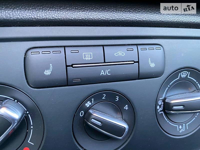 Кабріолет Volkswagen Beetle 2013 в Дніпрі