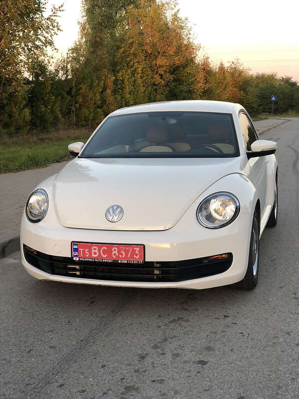 Хэтчбек Volkswagen Beetle 2015 в Львове