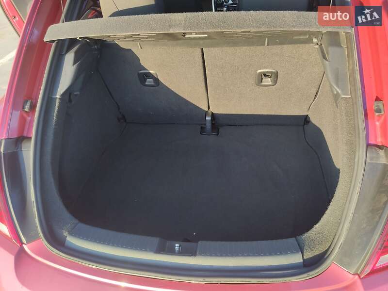 Хэтчбек Volkswagen Beetle 2016 в Синельниково фото 35 Хэтчбек Volkswagen Beetle 2016 в Синельниково