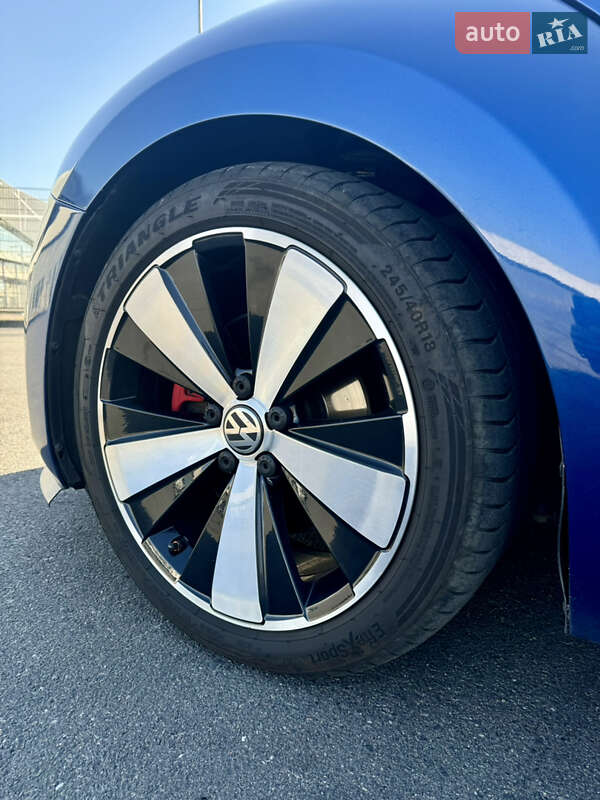 Хэтчбек Volkswagen Beetle 2012 в Львове