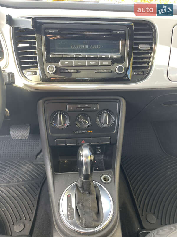Хэтчбек Volkswagen Beetle 2013 в Ужгороде