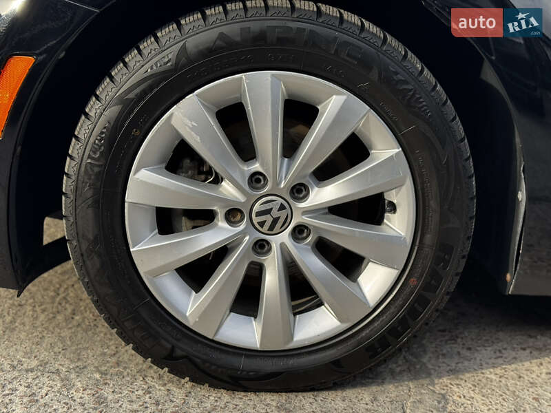 Хетчбек Volkswagen Beetle 2012 в Житомирі