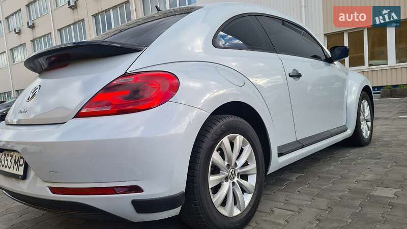 Хетчбек Volkswagen Beetle 2017 в Вишневому фото 7 Хетчбек Volkswagen Beetle 2017 в Вишневому