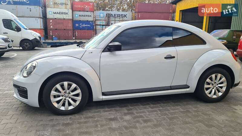 Хетчбек Volkswagen Beetle 2017 в Вишневому фото 11 Хетчбек Volkswagen Beetle 2017 в Вишневому