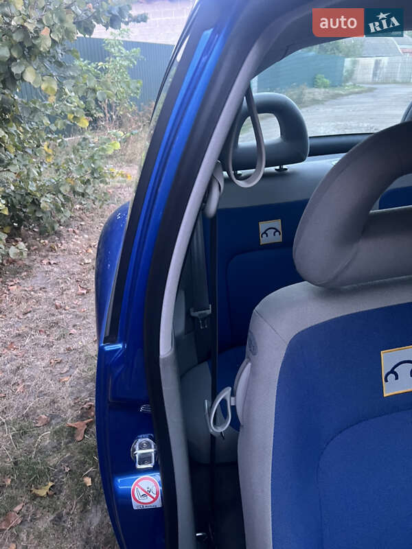 Хетчбек Volkswagen Beetle 2001 в Кропивницькому