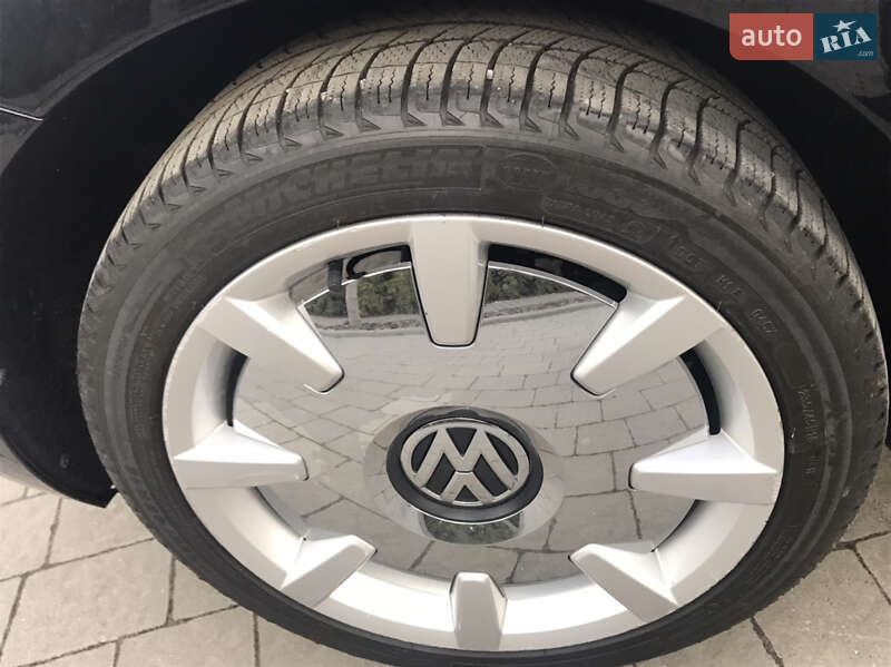 Хэтчбек Volkswagen Beetle 2012 в Львове