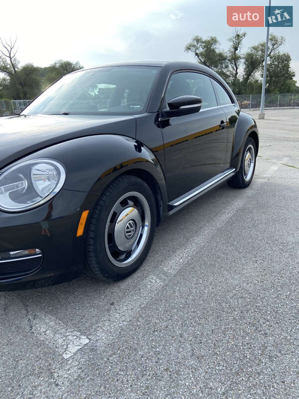 Хетчбек Volkswagen Beetle 2014 в Чернівцях