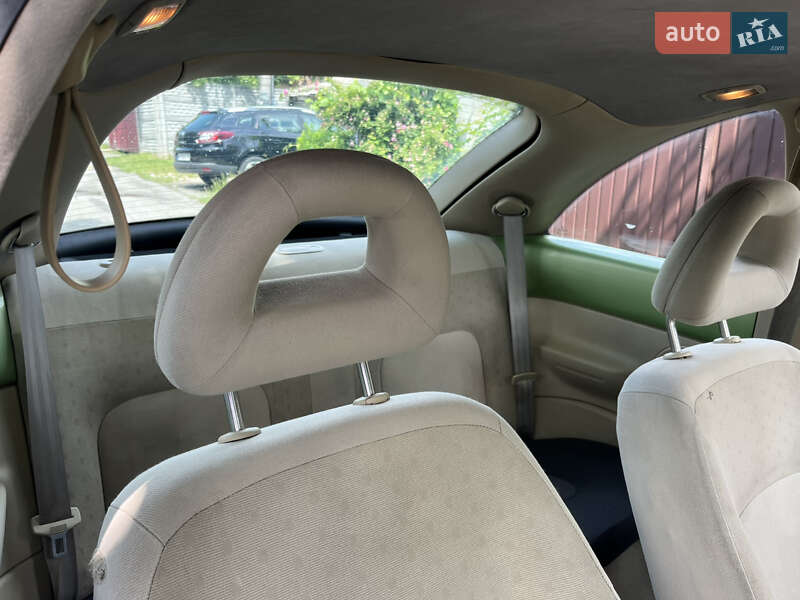 Хэтчбек Volkswagen Beetle 2001 в Киеве