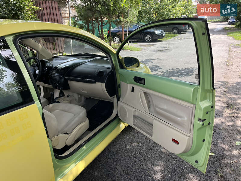 Хэтчбек Volkswagen Beetle 2001 в Киеве