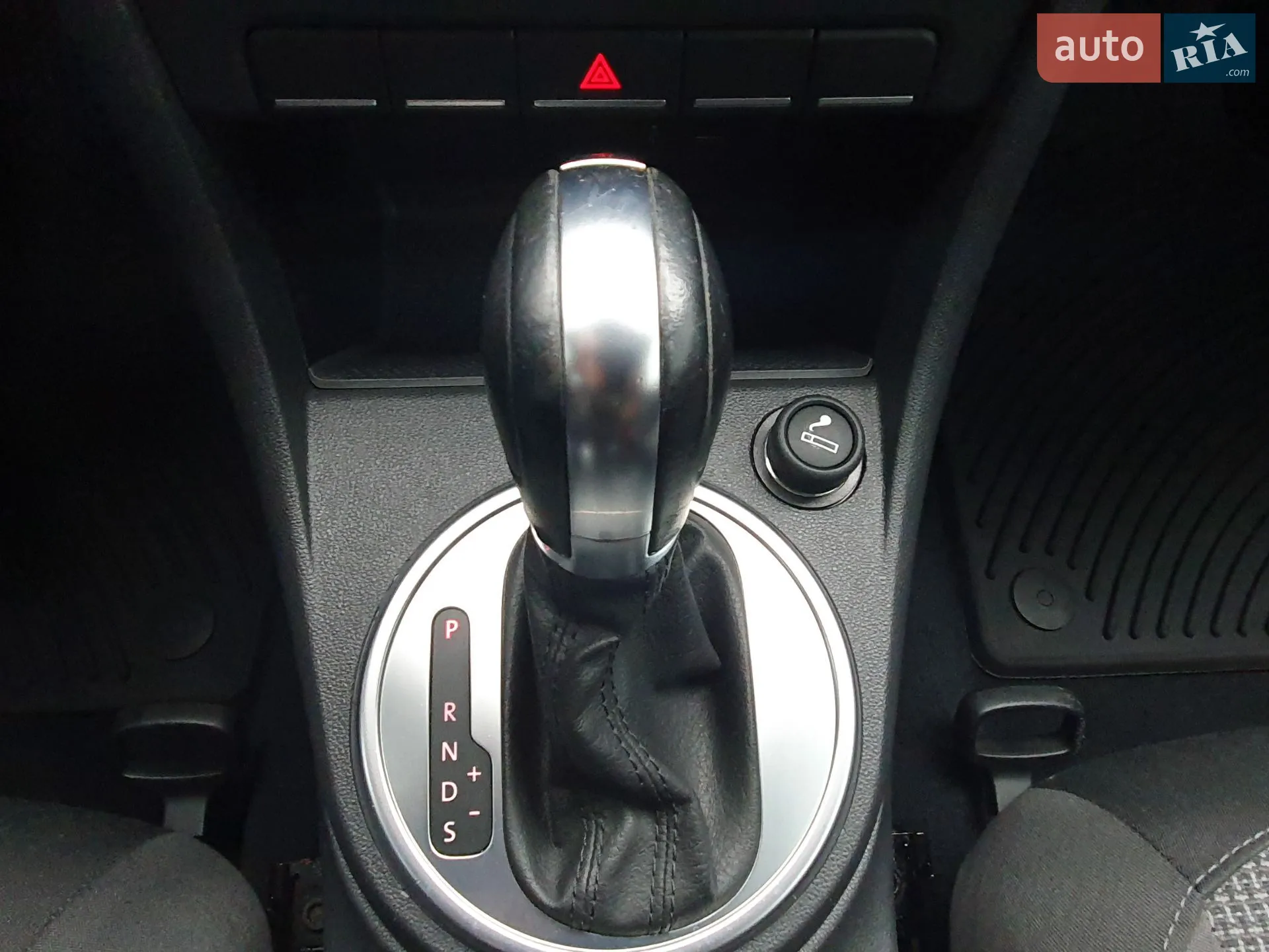 2019 Volkswagen Beetle - мініатюра 50