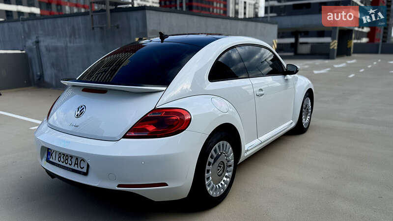 Хэтчбек Volkswagen Beetle 2015 в Киеве