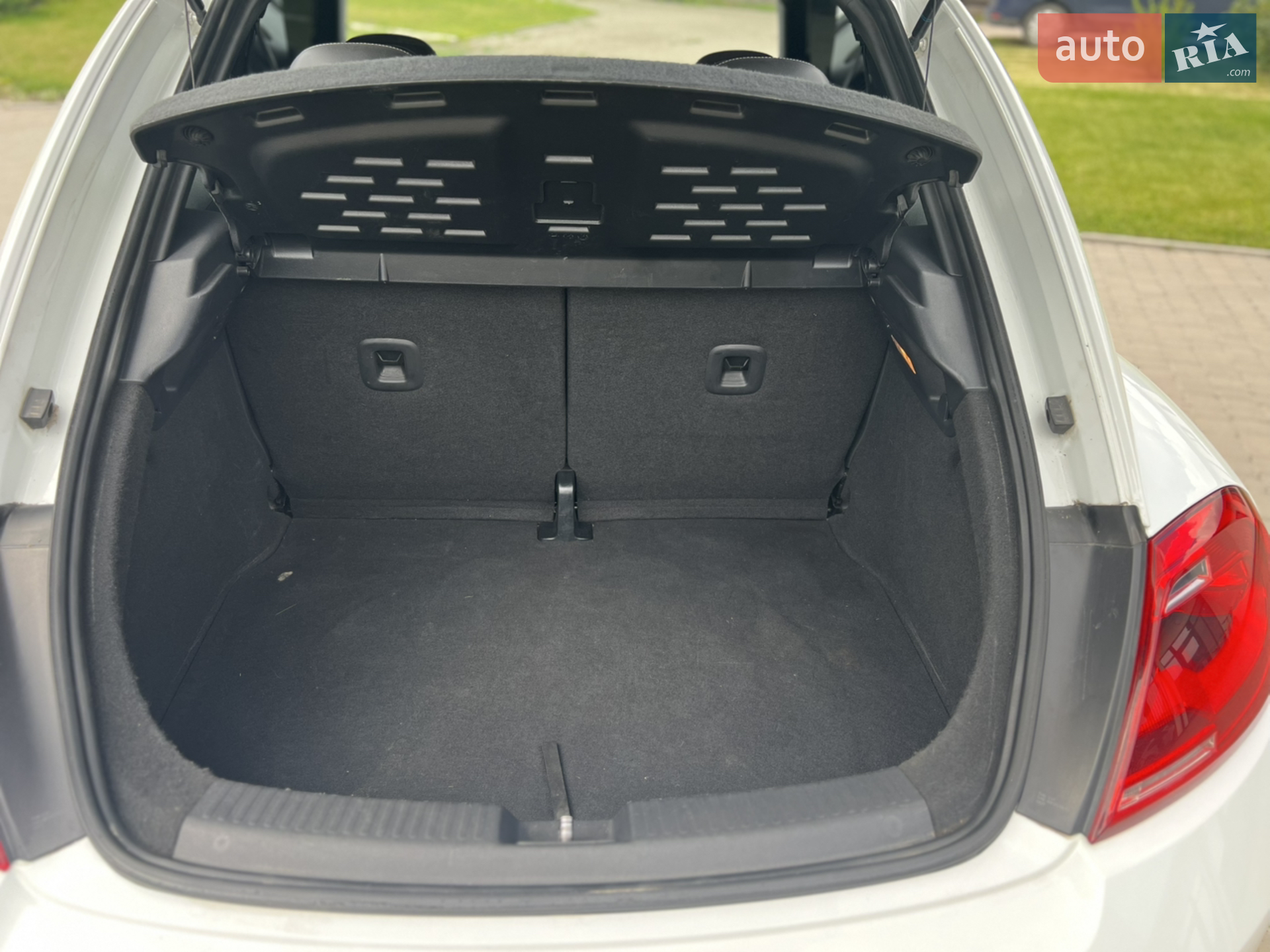 2014 Volkswagen Beetle - мініатюра 11