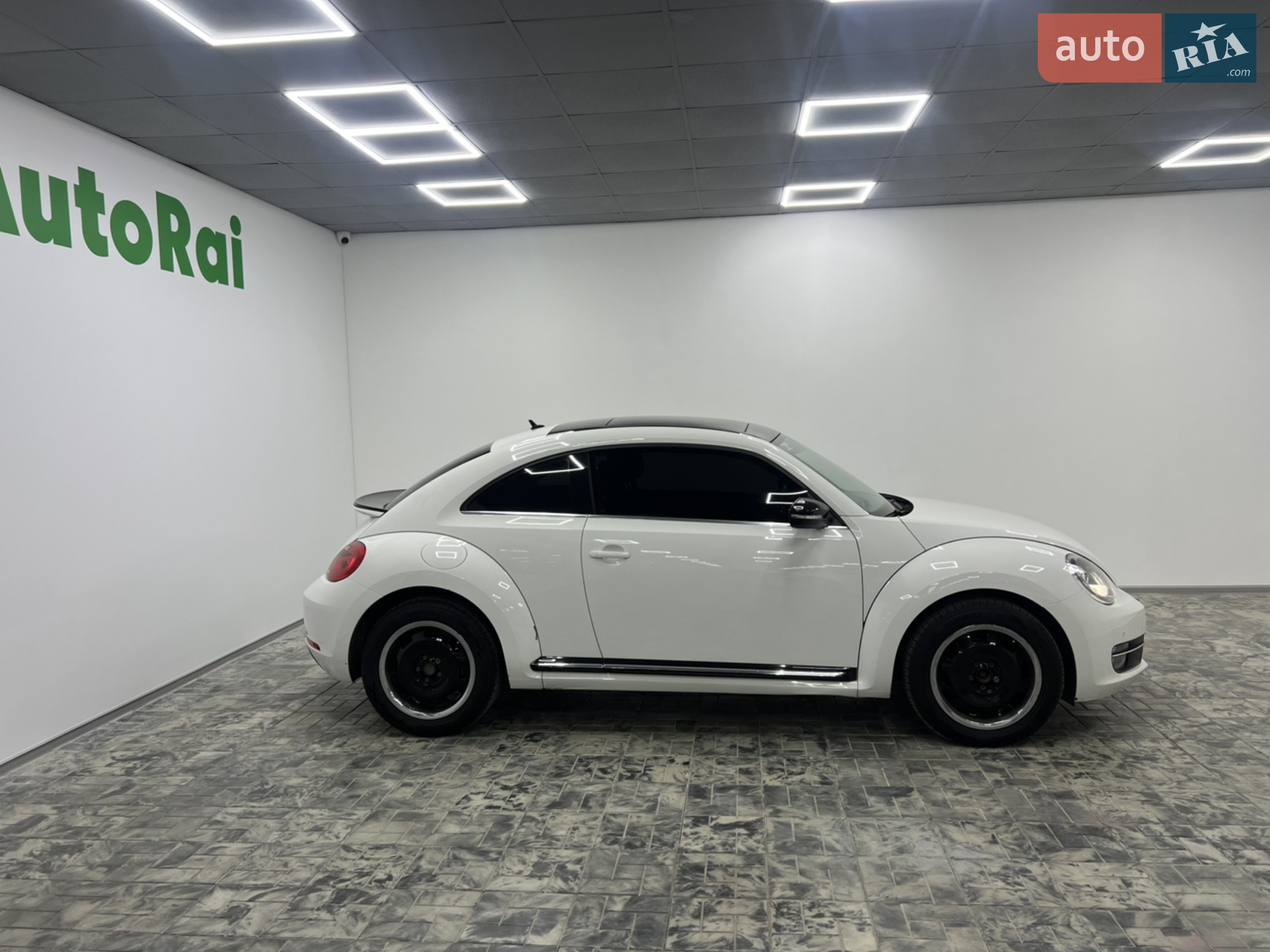 2013 Volkswagen Beetle - мініатюра 3