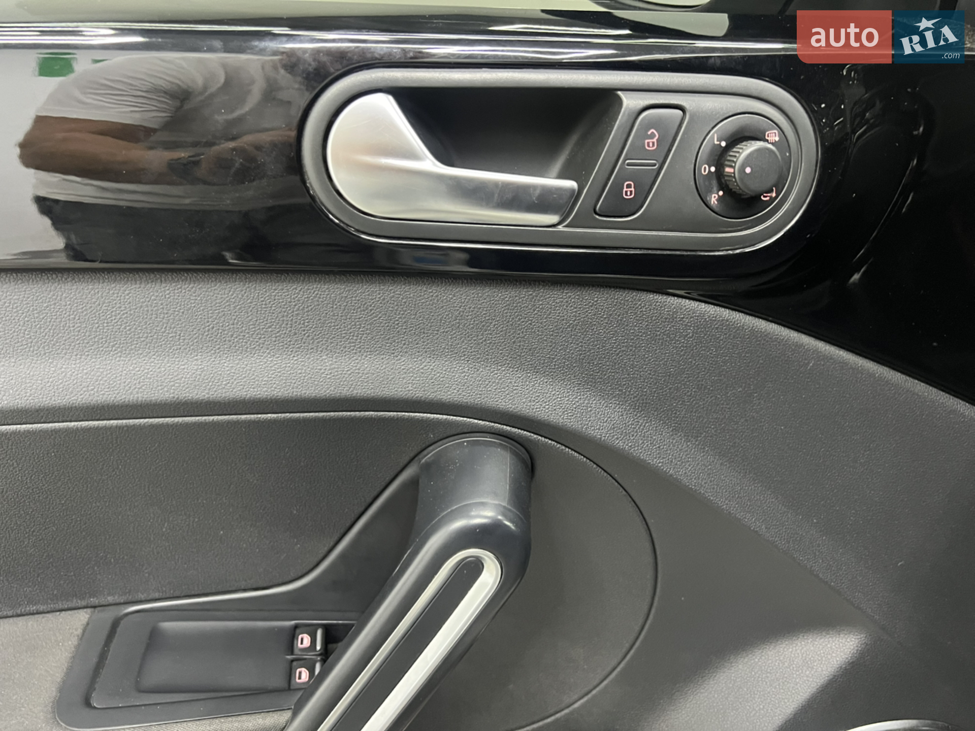 2013 Volkswagen Beetle - мініатюра 18