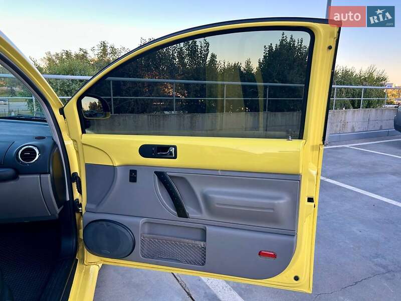 Хэтчбек Volkswagen Beetle 1999 в Киеве