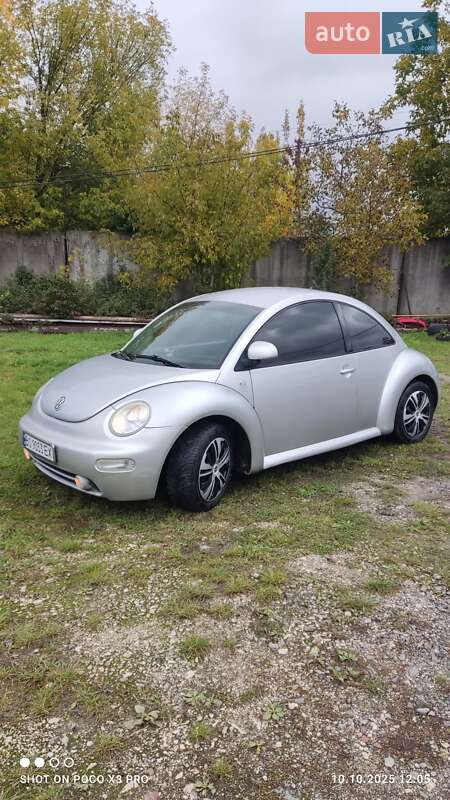 Хэтчбек Volkswagen Beetle 1999 в  фото Хэтчбек Volkswagen Beetle 1999 в