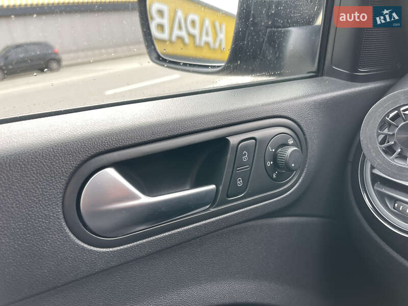 Хэтчбек Volkswagen Beetle 2011 в Киеве